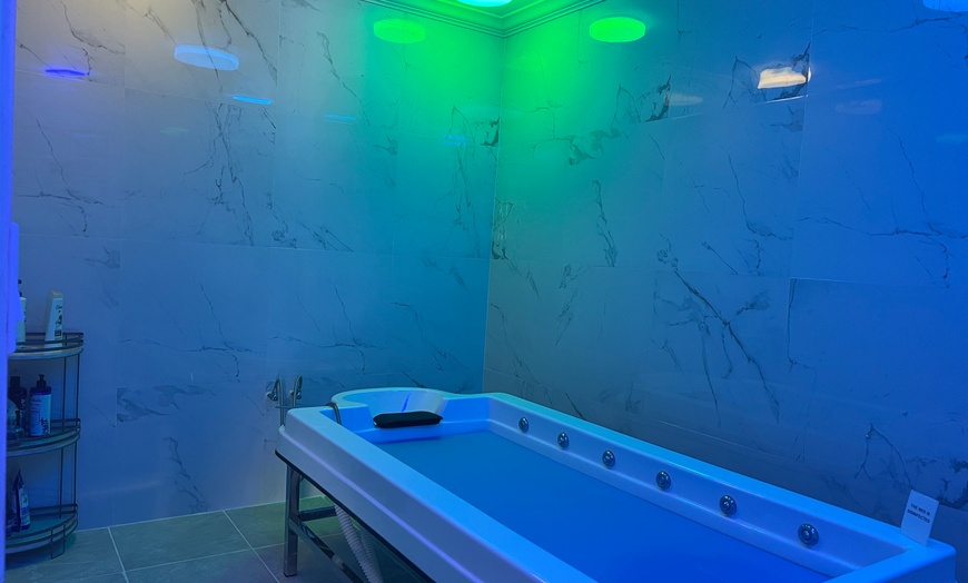 Image 4: Relax with 60-Min Single or Couples Massage with Optional Hot Stones