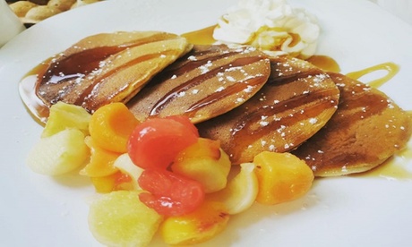 Menu con aperitivo, pancakes e waffles, macedonia o yogurt e caffè al bar Natura Paradiso (sconto fino a 44%)