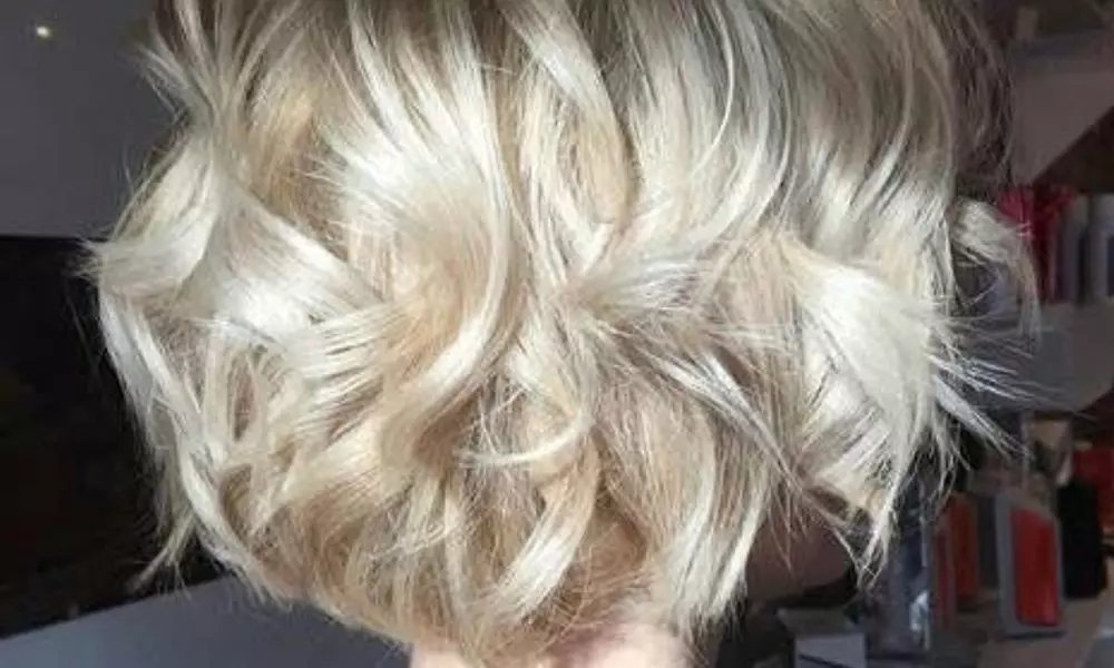 Refresh Your Look: 1 or 2 Conditioning Treatment, Scalp Massage, Style