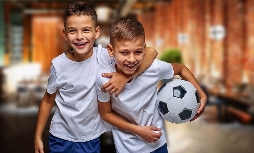 Image 3: 45 oder 90 Min. SOCCERBEAT für 1 Person: Fußballwelt mit 13 Spielzonen für Spiel & Wettbewerb (bis 32% sparen)