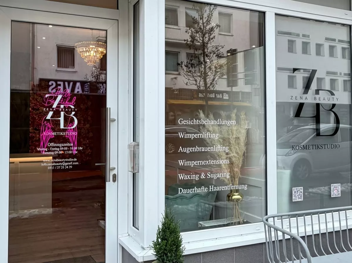 Wimpern- und/oder Augenbrauen-Lifiting inkl. Färben für 1 Person