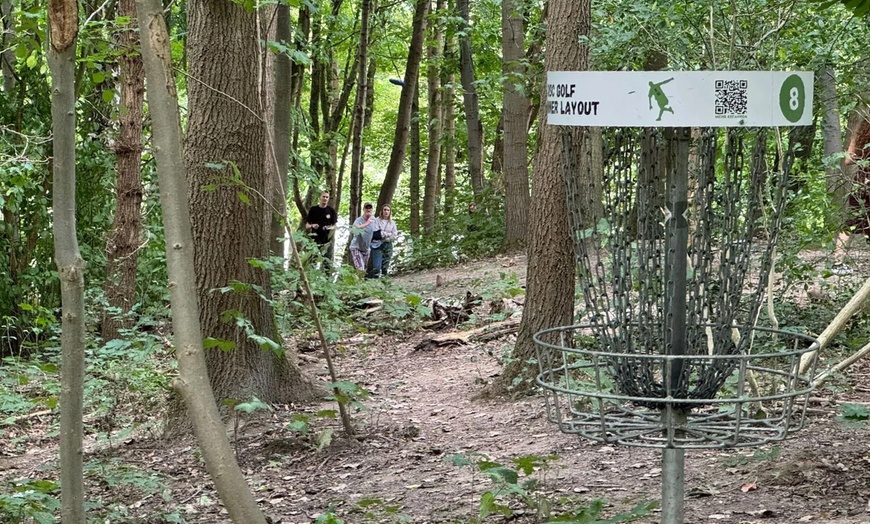 Image 4: Disc Golf Spielrunde inkl. Getränke für 2 Erwachsene od. für 1 Familie