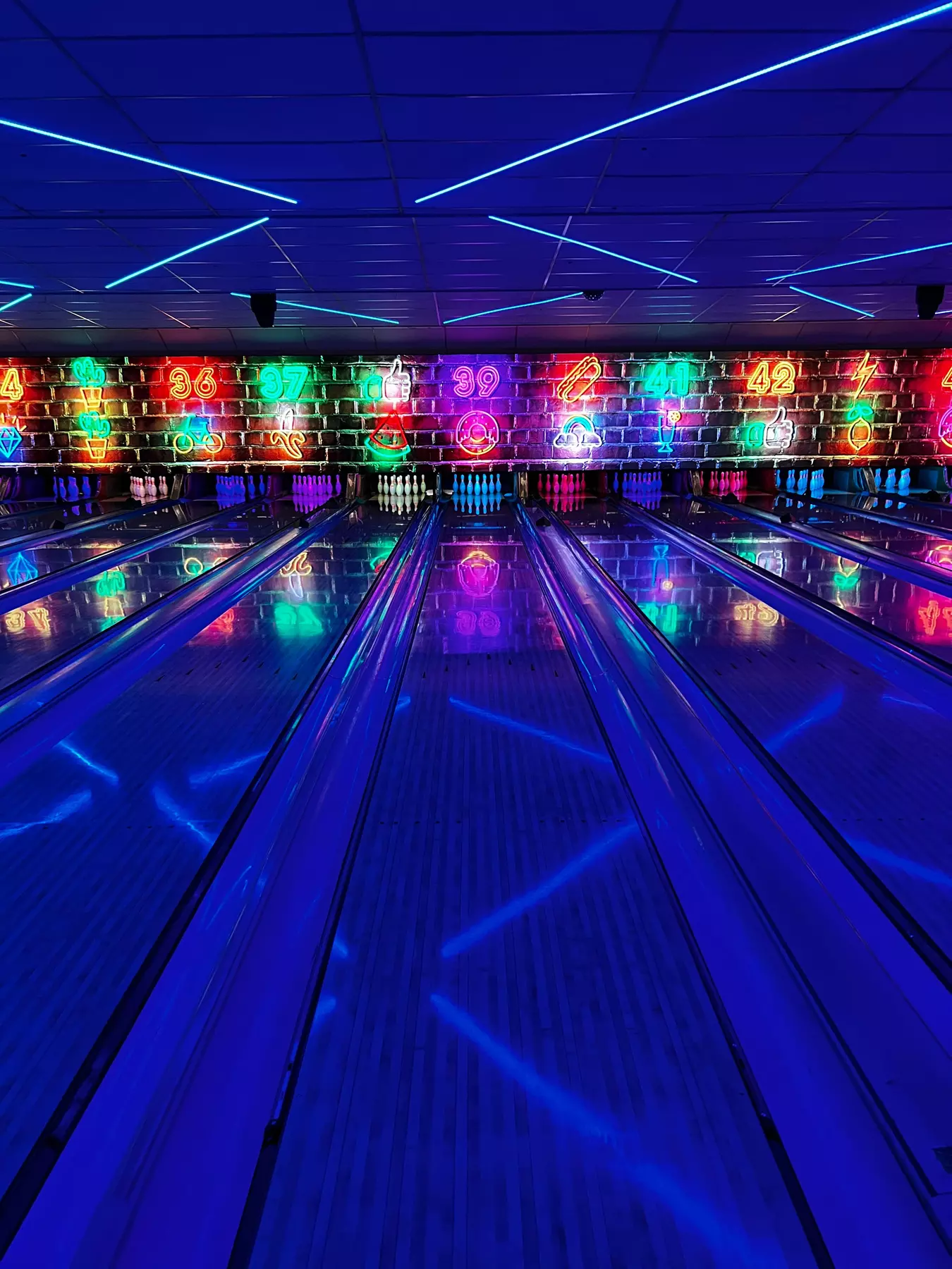 2-Hour Bowling + Shoe Rental for 2, 4, or 6 – Let the Good Times Roll