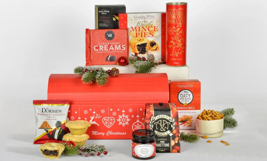 Image 4: Choice of Christmas Gift Box