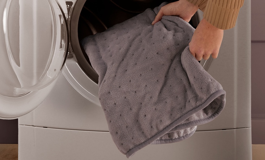 Image 20: Silentnight Luxury Heated Throw, Energy-Efficient Fleece Comfort