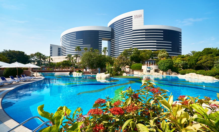 Image 4: 5*Dubai: One-Night Stay with Breakfast and Waterpark Access
