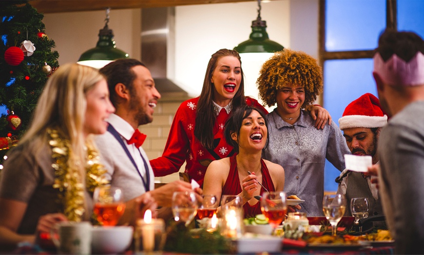 Image 2: 5* Christmas Day Brunch with Beverages for a Child or upto Four Adults