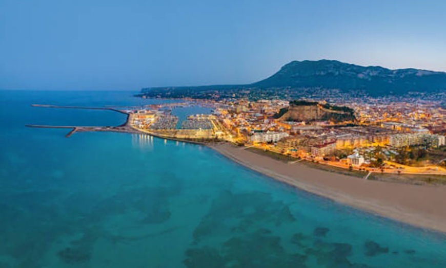 Image 8: Tour a Portitxol en catamarán con comida para 1 persona