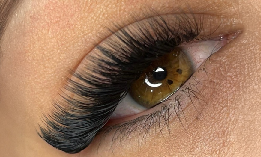 Image 6: Up to 64% Off on Eyelash Extensions at Le Royal Beauty & SPA Centre