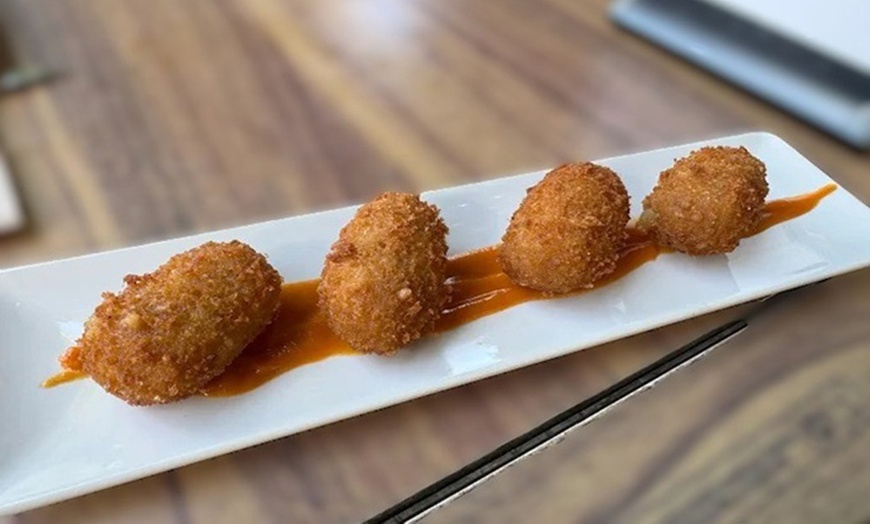 Image 12: Menú para 2 o 4 con entrantes, principales, postres y bebidas