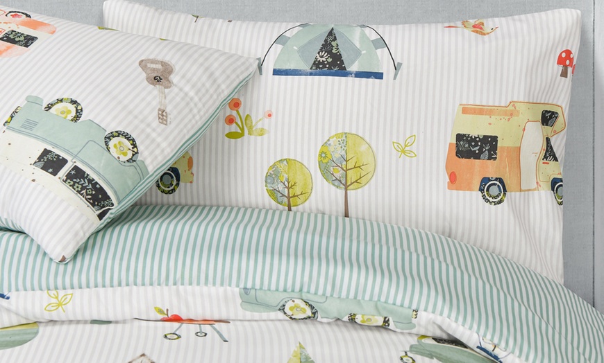 Image 5: Luxury Soft Reversible Camping Retreat Duvet Cover and Pillowcases