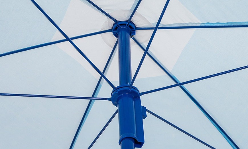 Image 9: Umbrella and Chairs Beach Set