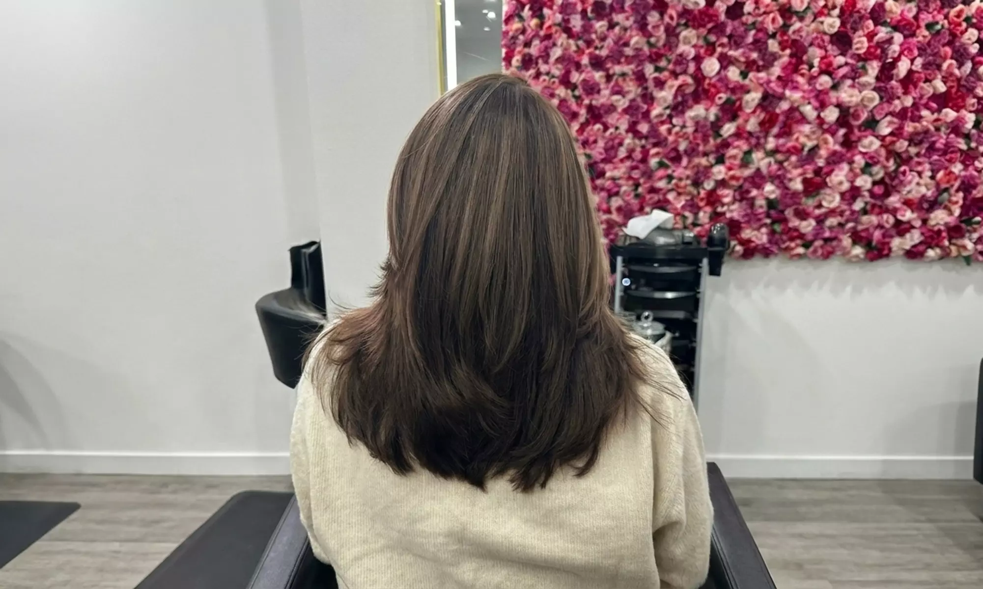 Waschen, Schneiden & Föhnen oder Augenbrauen zupfen & Farbe