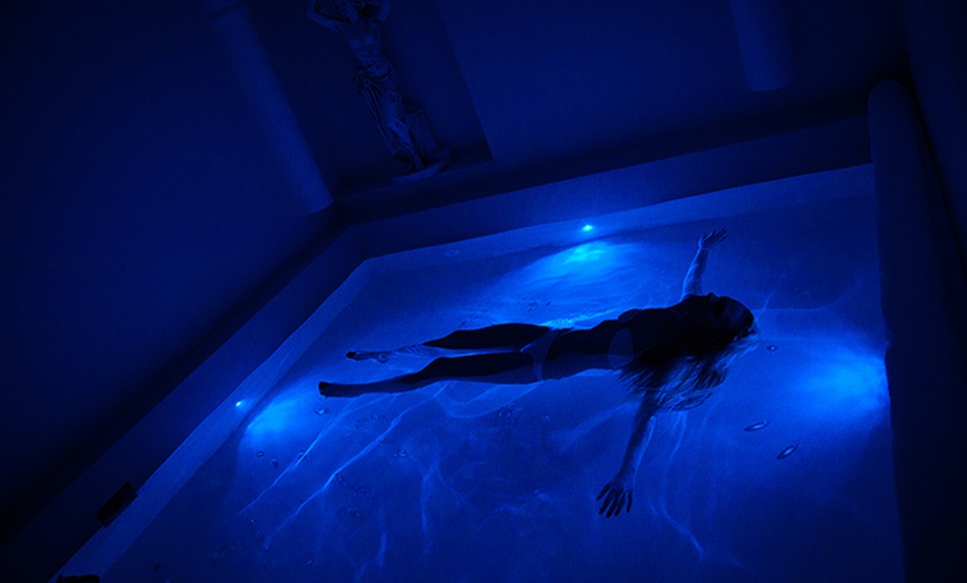 Image 4: 75 Min. Floating opt. inkl. 30 Min. Salzpeeling für 1 - 2 Personen