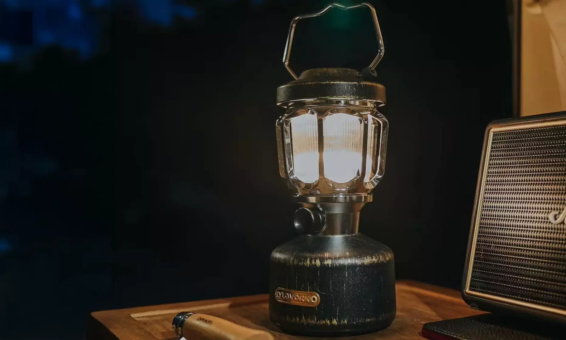 Lanterne LED autonome (100 heures) et rechargeable