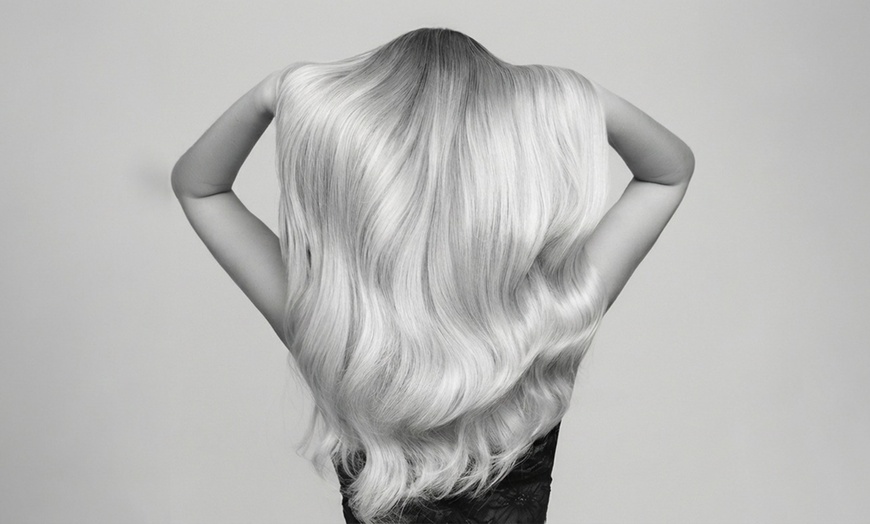 Image 2: ESI Signature Haircut + Optional Shave & Lather or Basic Men's Cut