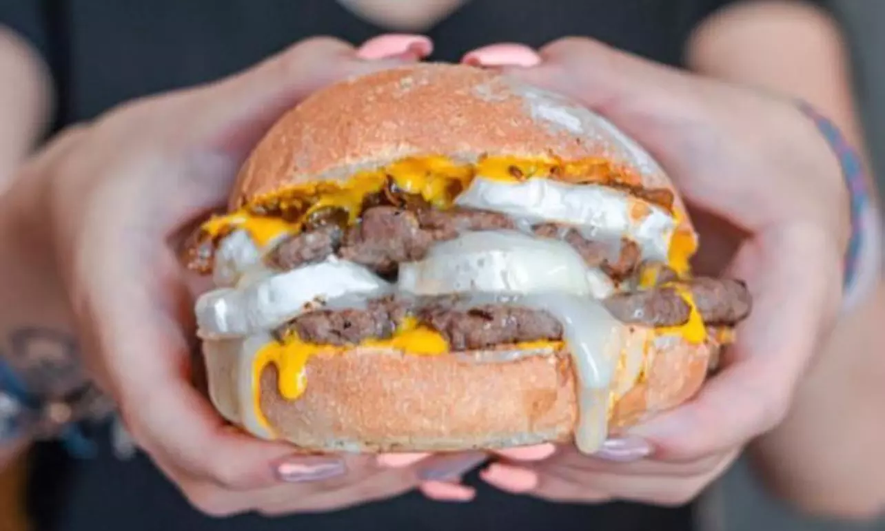 Menú de hamburguesa con opción prémium para 2 o 4 personas