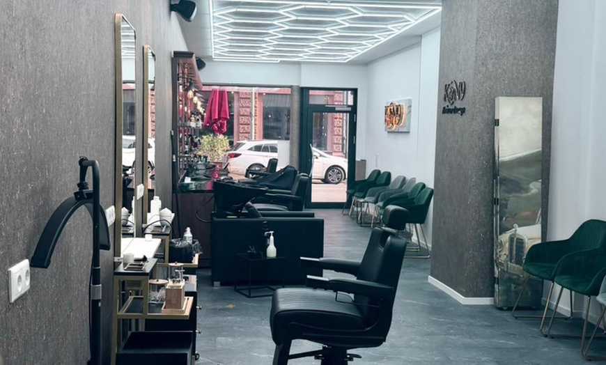 Image 2: Paket für Herren: Waschen, Schneiden & Styling + Bart & Augenbrauen