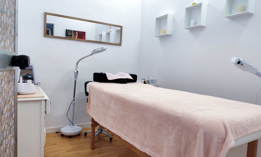 Image 8: Extensión de pestañas pelo a pelo: natural, volumen o mega volumen