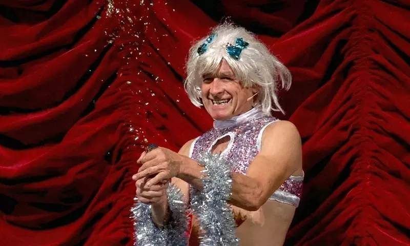 1 Ticket für „Die Aristokraten“ vom 30.04. bis 03.05.