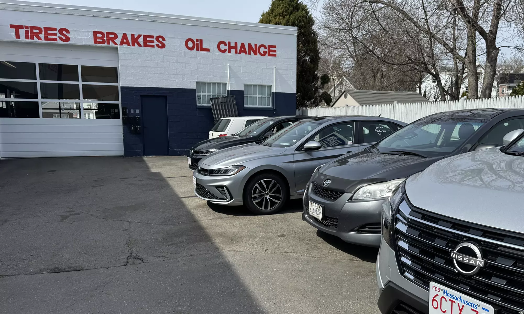 Secure Airport Parking for up to 10 Days With Self-Serve Convenience