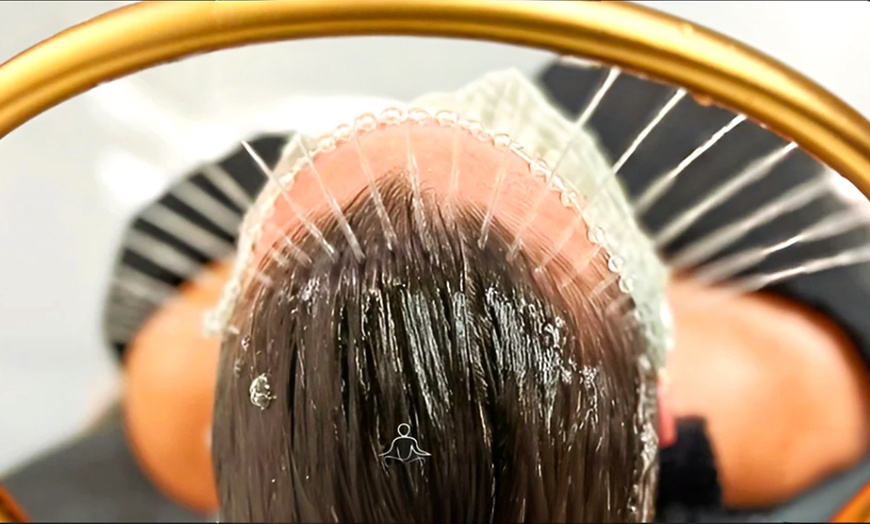 Image 1: 45 min à 1h30 de Head Spa avec option massage du haut du corps