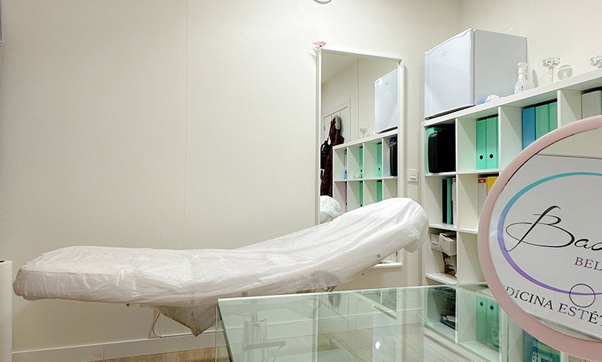 Image 3: Tratamiento facial con infiltración de ADN de esperma de salmón