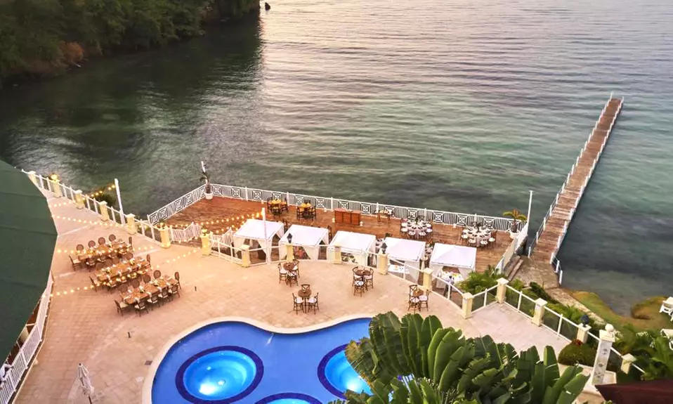 ✈ 4-Night All-Inclusive Dominican Republic Vacation with Airfare