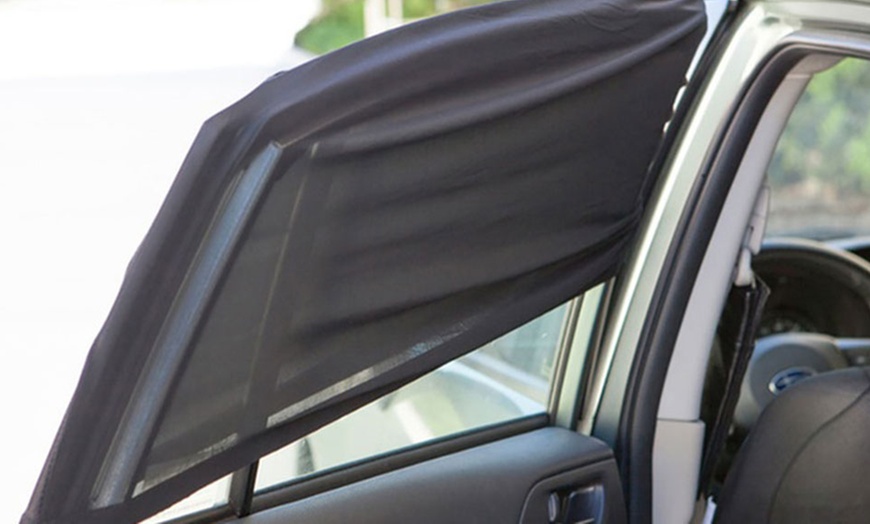 Image 9: Car Door Sunshade Set