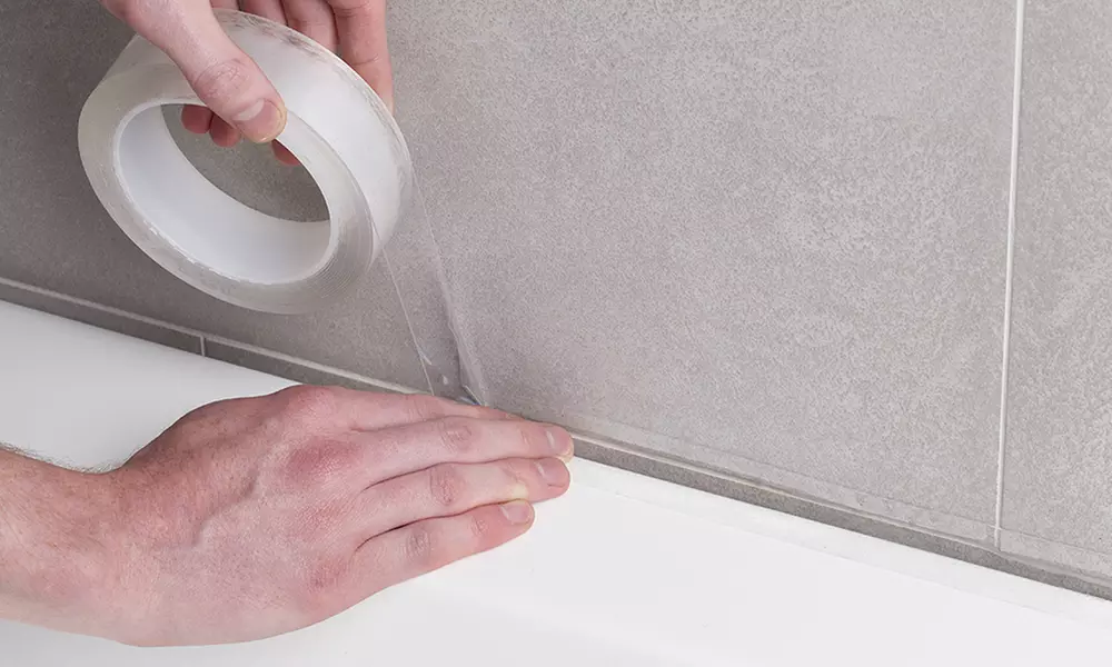 Bande d' étanchéité et de fixation 5 mètres chacun - Primary Image