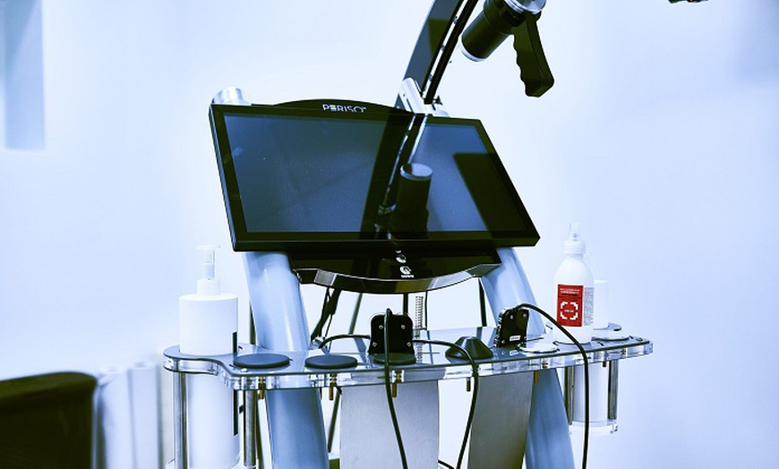 Image 8: 1 o 2 sesiones de cámara hiperbárica, crioterapia y luz LED para 1 o 2