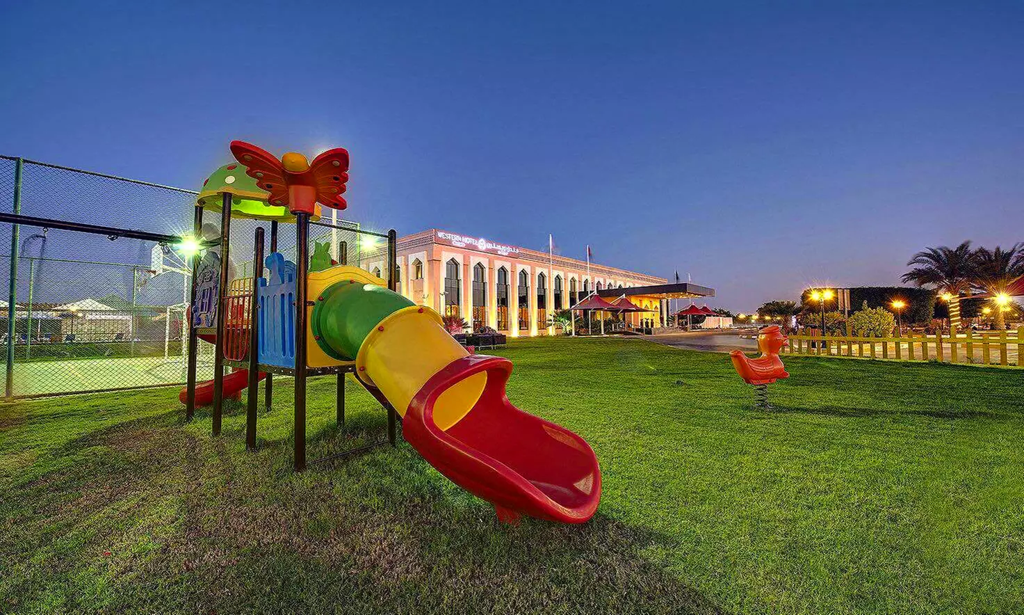 Abu Dhabi: 1- or 2-Night with Iftar and Suhour