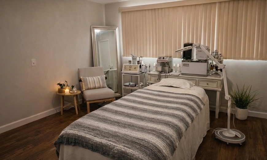 Image 4: 1–3 Ultimate Eye Brightening & Tightening Facial Treatments