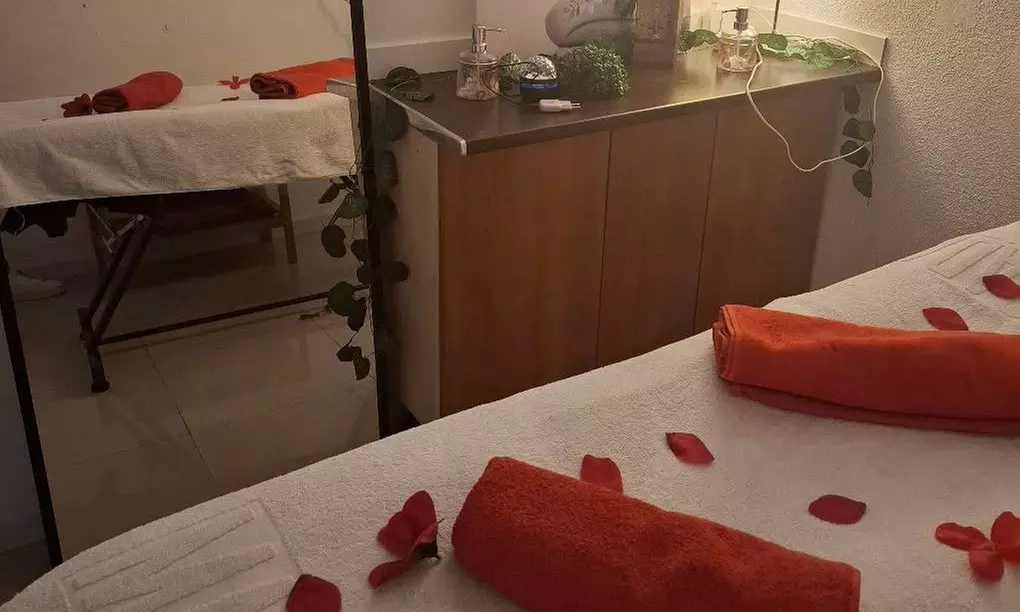 Limpieza facial completa con microdermoabrasión, LED y radiofrecuencia