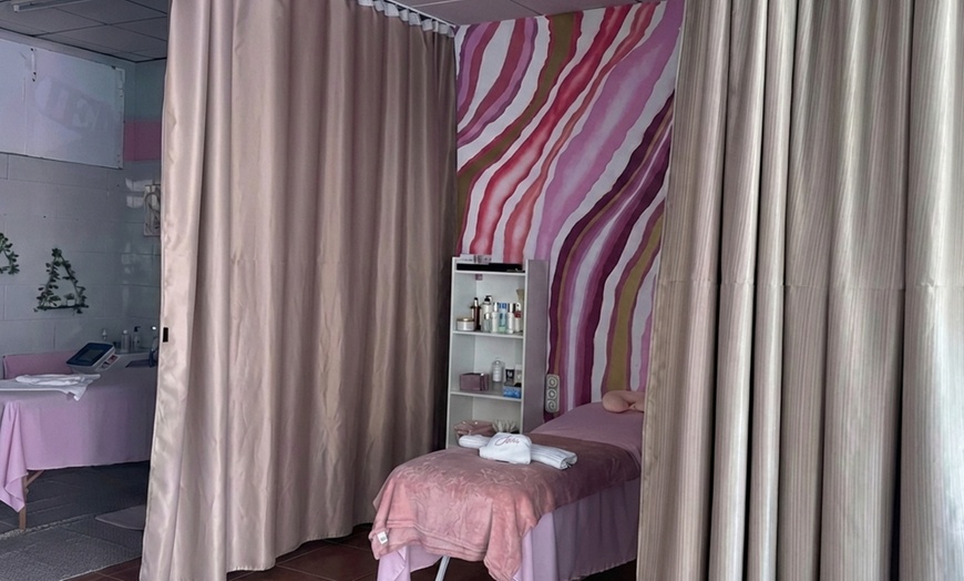 Image 4: Hidrolimpieza facial profunda con ultrasonidos, dermapen y máscara LED