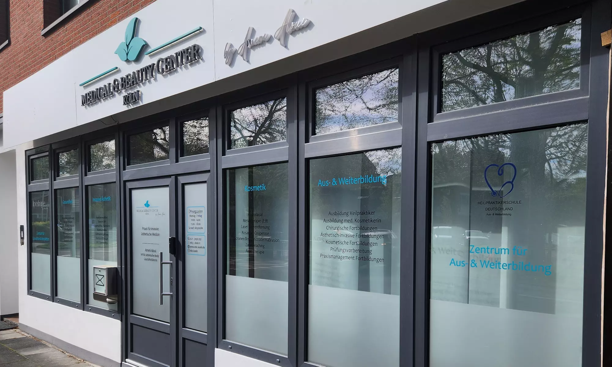 Bis 55 Min. Hydration Facial-Behandlung, opt. + Zusatzleistung, im Medical & Beauty Center Köln (bis 66% sparen) - Second Medium