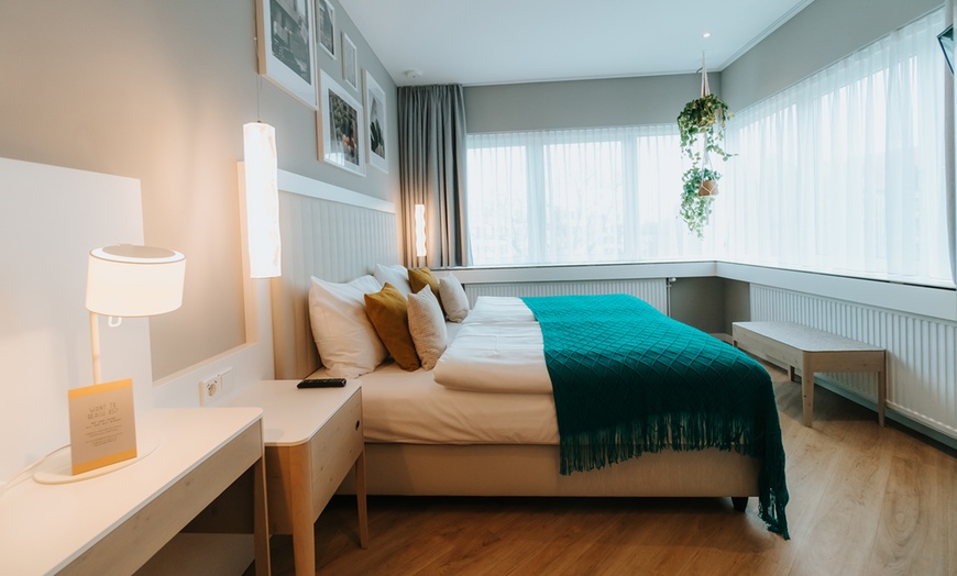 Image 3: Frankfurt am Main: Standard double room including breakfast