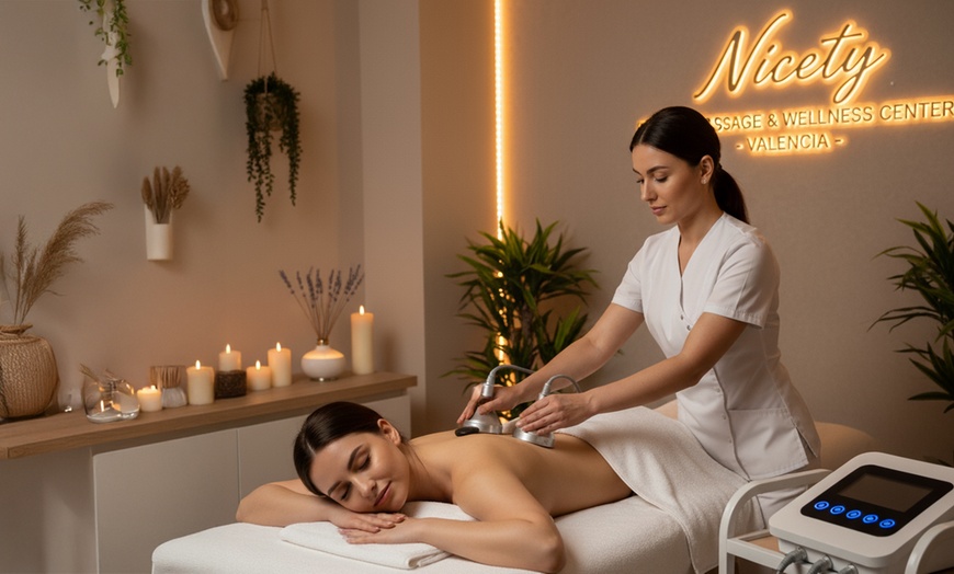 Image 1: 1 o 3 sesiones de masaje a elegir con radiofrecuencia corporal