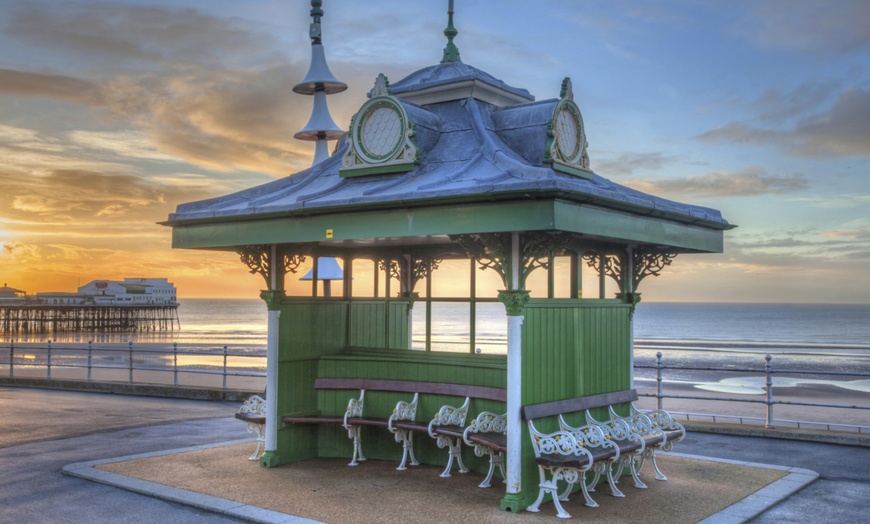 Image 4: Stay with Breakfast in Blackpool