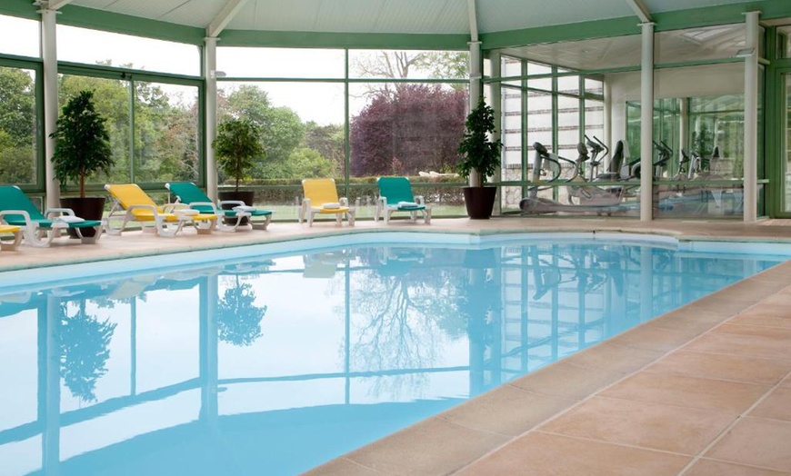 Image 1: Proche Orléans : cottage avec petit-déjeuner, diner et spa