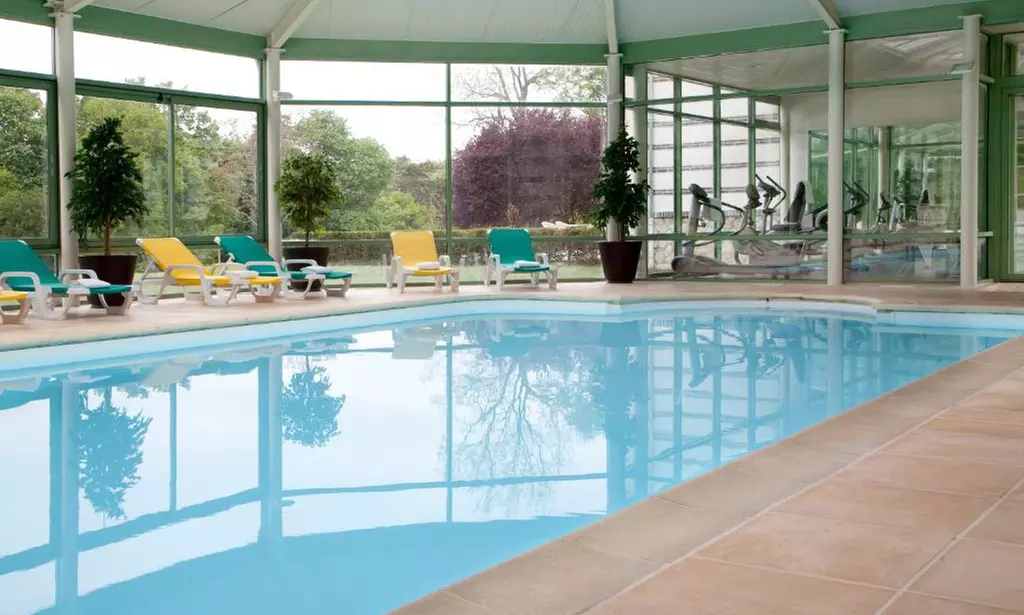 Proche Orléans : cottage pour 2 à 4 avec petit-déjeuner, dîner et spa au Domaine des Roches Hotel & Spa - Primary Image