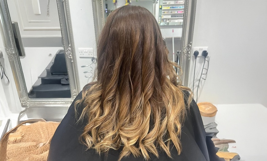 Image 2: Up to 35% Off on Salon - Hair Colour / Highlights at LaVanya Salon Ltd.