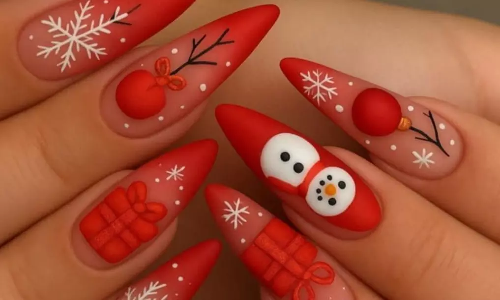 Pamper Yourself with Manicure or Eye Color/ Gel Shellac Change