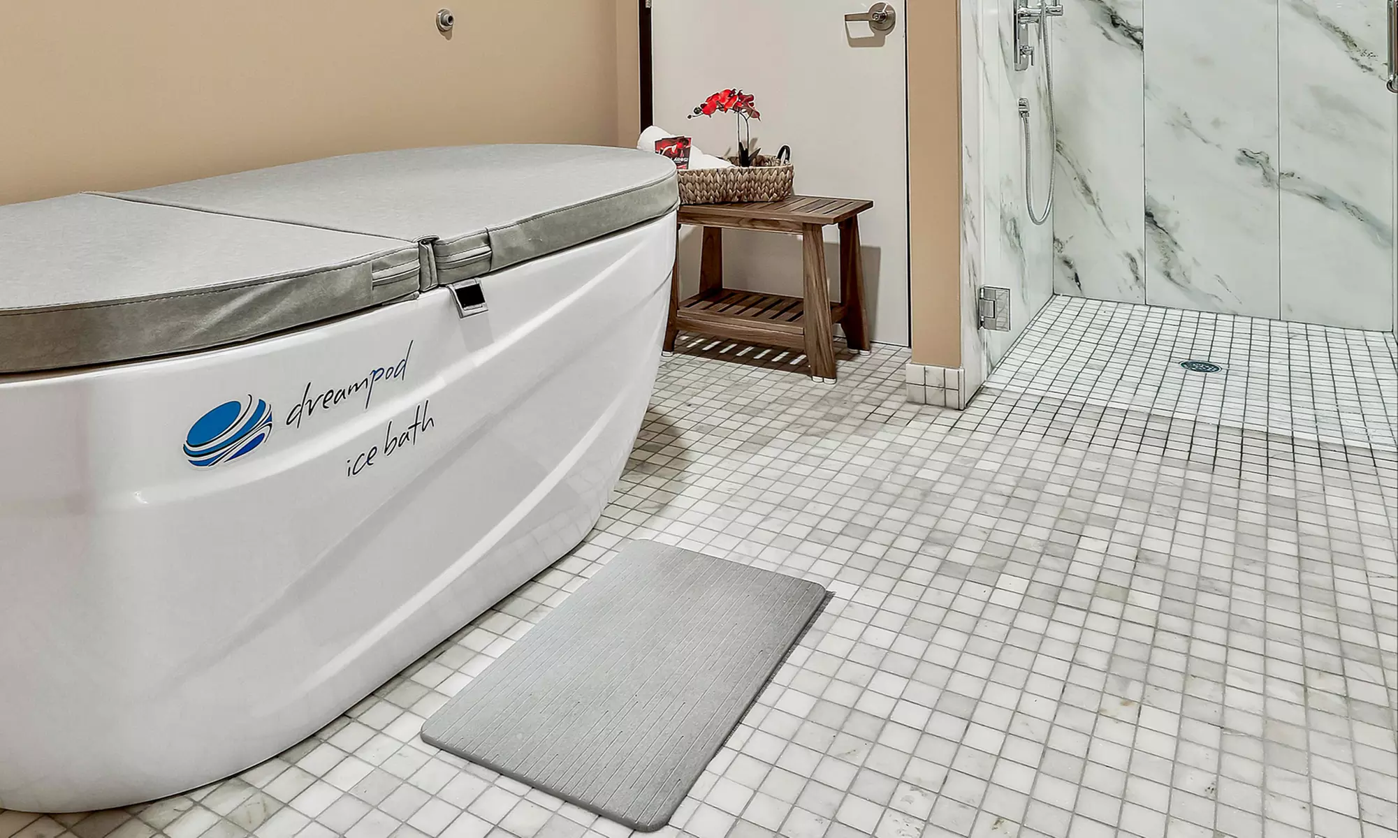 Unwind with a 60-Minute Float Therapy Experience 