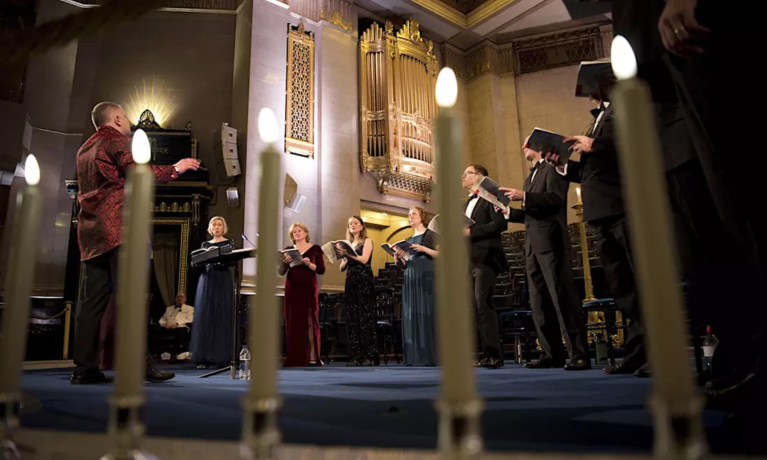 Up to 54% Off Christmas by Candlelight; Christmas Carols, Moonlight Sonata & Vivaldi’s Four Seasons at Shaftesbury Avenue, London - Primary Image