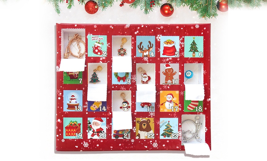 Image 4: 24 Days Christmas Countdown Advent Calendar DIY Bracelet Kit