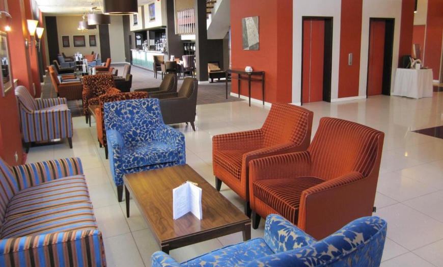 Image 6: Swansea: 1 or 2 Nights with Breakfast, Early Check-In & Late Check-Out