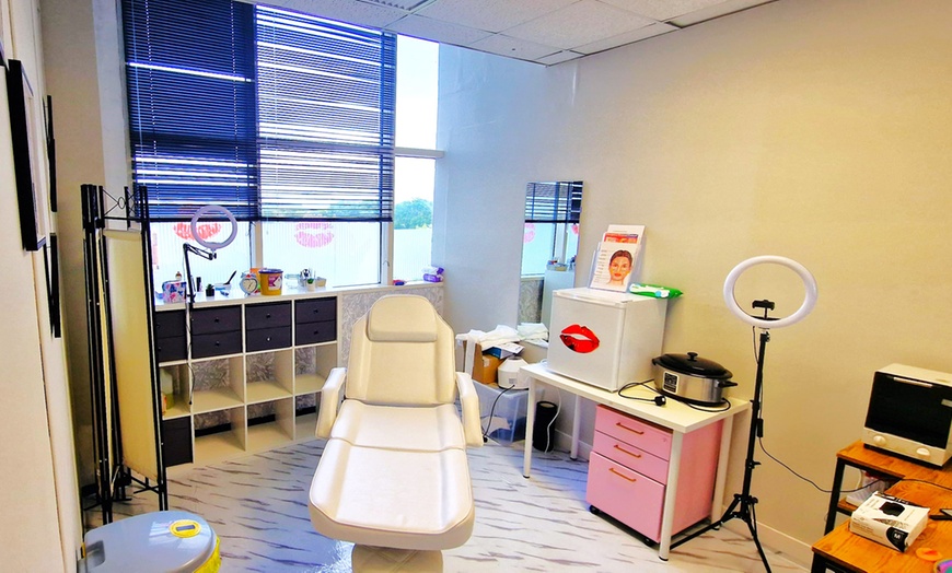Image 2: Up to 43% Off on Massage - Full Body at Bozzmoss Aesthetics