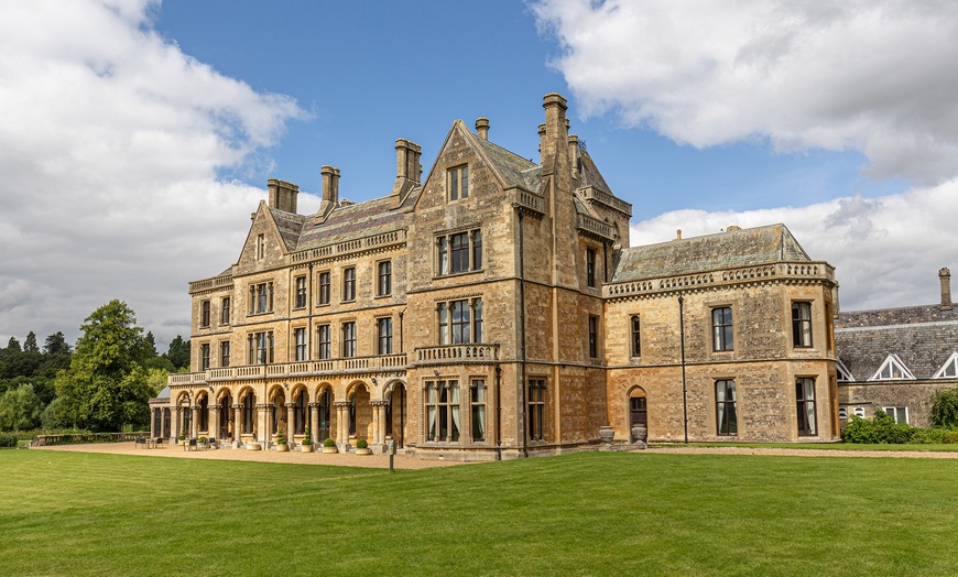 Image 1: Warwickshire: 4* Double Room with Breakfast and Spa for 2