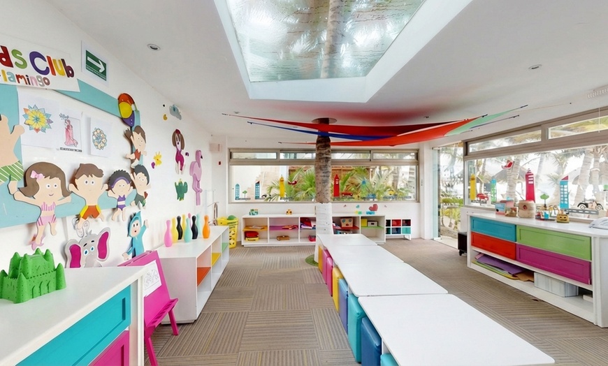 Image 20: ✈ All-Incl. Paradise: 4 Nights at Flamingo Beach Resort Cancún